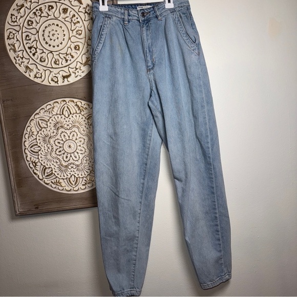 Garage Denim - Garage Denim Light Wash High Rise Tapered Jeans Size 24